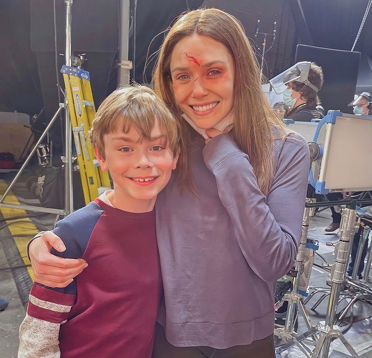 wandaolsen__'s tweet photo. These photos are so cute😩❤️
-
-
-
#MultiversOfMadness #ElizabethOlsen https://t.co/5f0pb58UvK