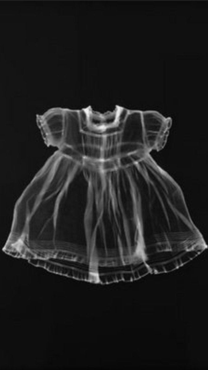 camilaxcastillo's tweet photo. Inspired by #manray #photograms & layer work by #adamfuss in his series “My Ghost”(left)@camilaxcastillo #photo of my own #tullelayeredtop soon in “Dysphoria”
#photography #photograms #beauty #antique #soulfull #celebratethepast #repurposing #art #ArtofLegends https://t.co/VPGn7cdDMO