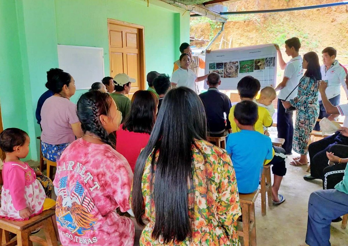 MyanmarRedCross's tweet photo. Our RCVs from #Kunlong #NothernShanState keep raising mine awareness to the communities recently. https://t.co/WteemhbLF0