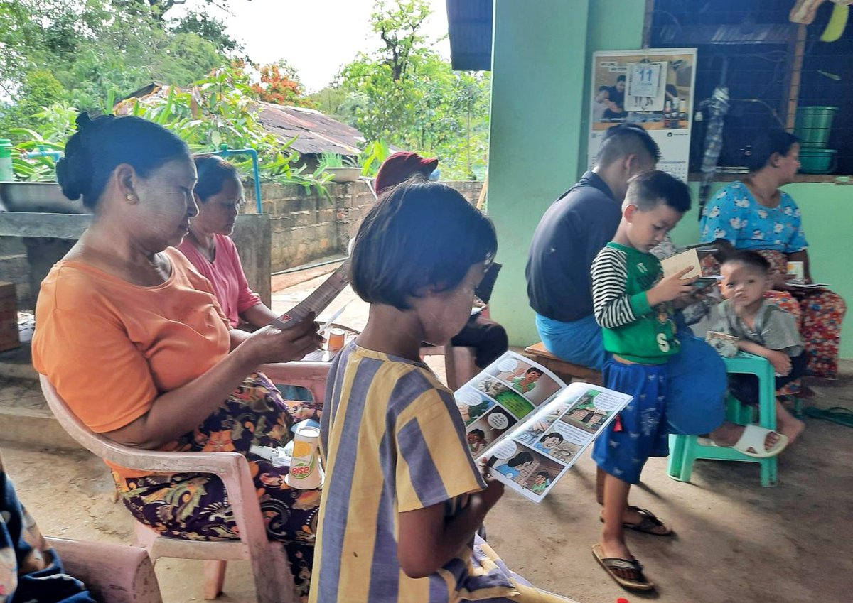 MyanmarRedCross's tweet photo. Our RCVs from #Kunlong #NothernShanState keep raising mine awareness to the communities recently. https://t.co/WteemhbLF0