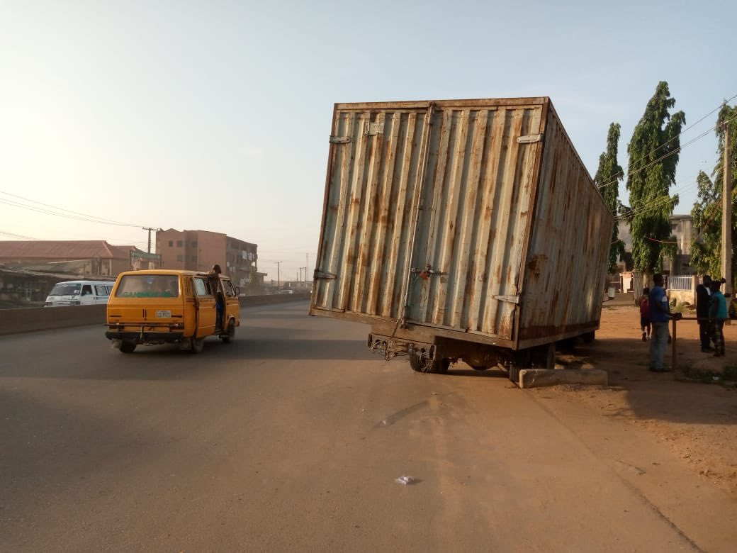 trafficbutter's tweet photo. VIA @followlastma: [9:20AM] #LagAbkExpWay #AccidentReportReport of a lone accident involving a truck at Moshalasi inward Abule Egba. The accident is presently not having any effect on traffic. However, https://t.co/xWySm3Hfpj