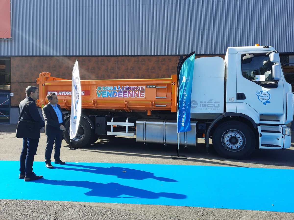 Au salon <a href="/HyVolution/">Hyvolution</a> pour échanger avec les acteurs de l’hydrogène en France. Les écosystèmes #H2 sont essentiels pour diversifier nos solutions pour la #transitionénergétique, pour l’industrie et pour les #mobilités. Accélérons l’#hydrogènevert ensemble sur les #territoires !