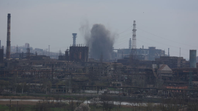 ukrpravda_news's tweet photo. Маріуполь: РФ вранці почала наземну операцію - вороги намагаються захопити "Азовсталь" https://t.co/1quzCVPNWe через @ukrpravda_news https://t.co/skdrLv7Egy