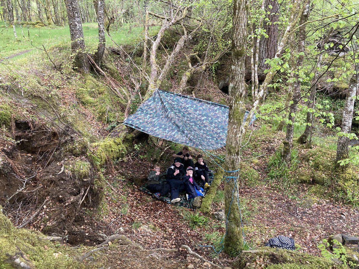 KillinPrimary's tweet photo. Hiking + Den building = Happy P7s πβοΈπ¦ ππ₯Ύπ₯Ύπ₯Ύ#kpskillinit https://t.co/XLYFMSbBXT