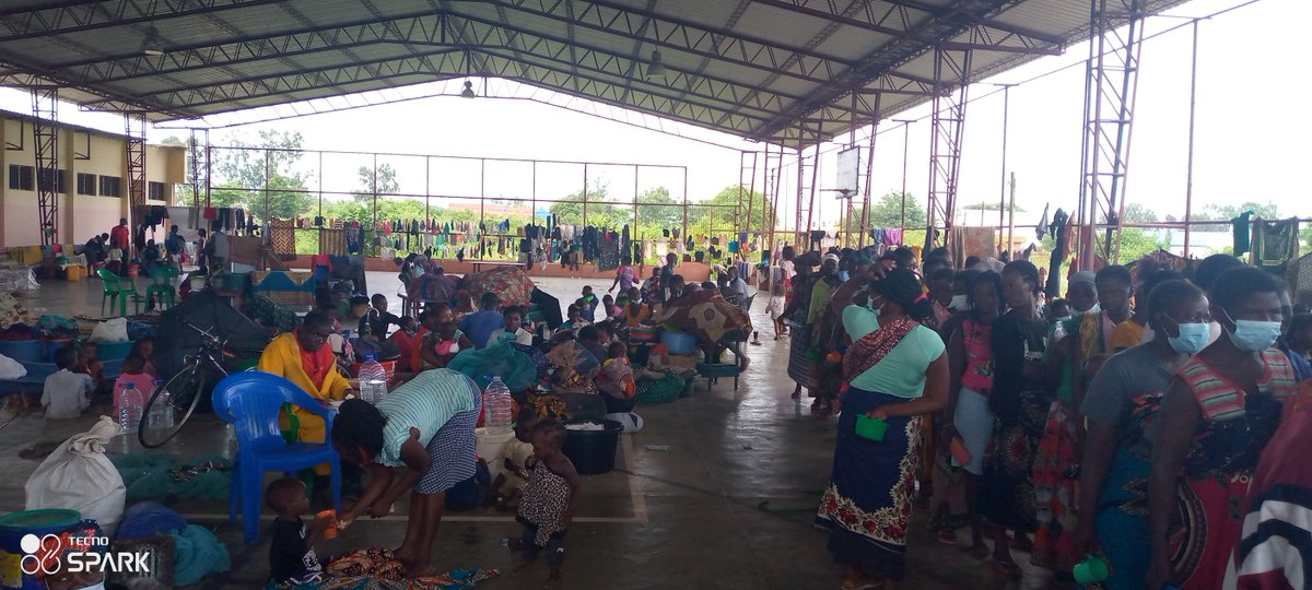 OurCofELike's tweet photo. In January, #CycloneAna meant thousands lost their homes in Tete, #Mozambique. We came to help at the stadium where people gathered. Now some are living in Chimbonde, a resettlement area. Soon we will take maize, beans, rice &amp; supplies for 270 families living there. https://t.co/DvDJfO9xV5