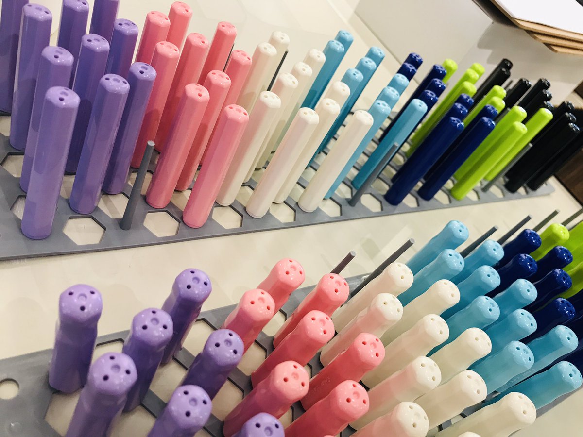maruzen_maruhon's tweet photo. 【4階文具】

ワクワクイベント🎵

#PILOT #カクノチョイス

開催中です🖋

なんと…このイベントは #初開催 なんです❣️

#世界に一つだけの
#万年筆

ご来店の際はお足元お気をつけてお越しください🙇‍♀️ https://t.co/Q4Z0iyHrCE