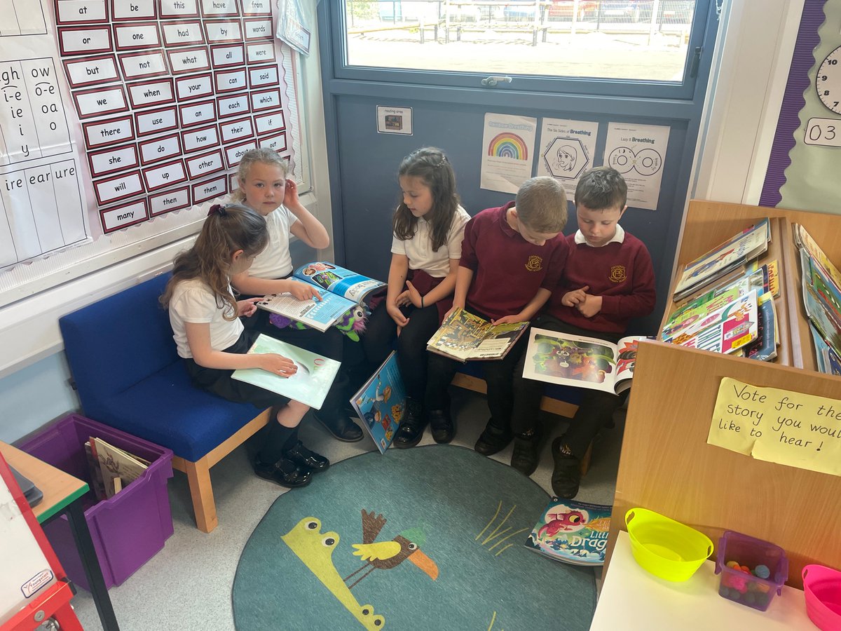 MissSinclairCPS's tweet photo. On Wednesday morning P2B took part in #keeptheheidandread where we all sat and read a book for 6 minutes. Some of us didn’t even want to stop! 🤩📖 @CockenziePS https://t.co/RFWocsqmnA