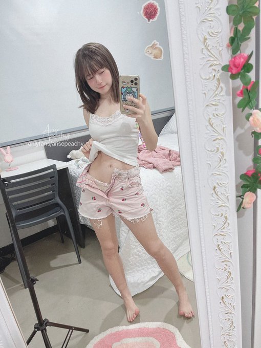 just this casual pic to give u horny dreams 🥺❤️ https://t.co/nXT6zQVq1p