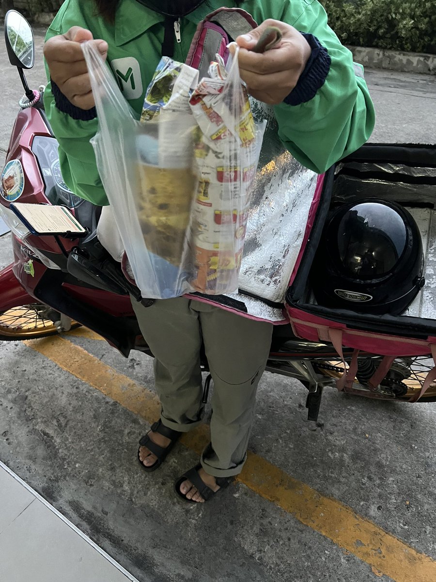 namkratom36's tweet photo. สั่งไลน์แมนได้เลยครับ #เปิดให้บริการ24ชม.
#น้ำกระท่อม #จตุจักร #ห้วยขวาง #รัชดา 
#โชคชัย4 #พระรามเก้า #รัชดา36
สั่งเลย 
👇👇👇👇👇👇👇👇
https://t.co/EruKcxvlOt
-สอาด
-สดใหม่ทุกวัน
-เข็มข้นเหมือนต้มกินเอง
-อยู่ไกลเรียกรถไปส่งได้ครับ https://t.co/OVZGgl62fA