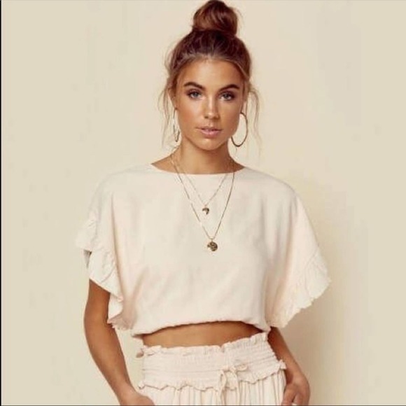 kimboC21's tweet photo. So good I had to share! Check out all the items I'm loving on @Poshmarkapp from @lasisterscloset #poshmark #fashion #style #shopmycloset #whitehouseblackmarket #winstonwhite #anthropologie: https://t.co/yqO1j9zMxd https://t.co/EcP3WkpU1U