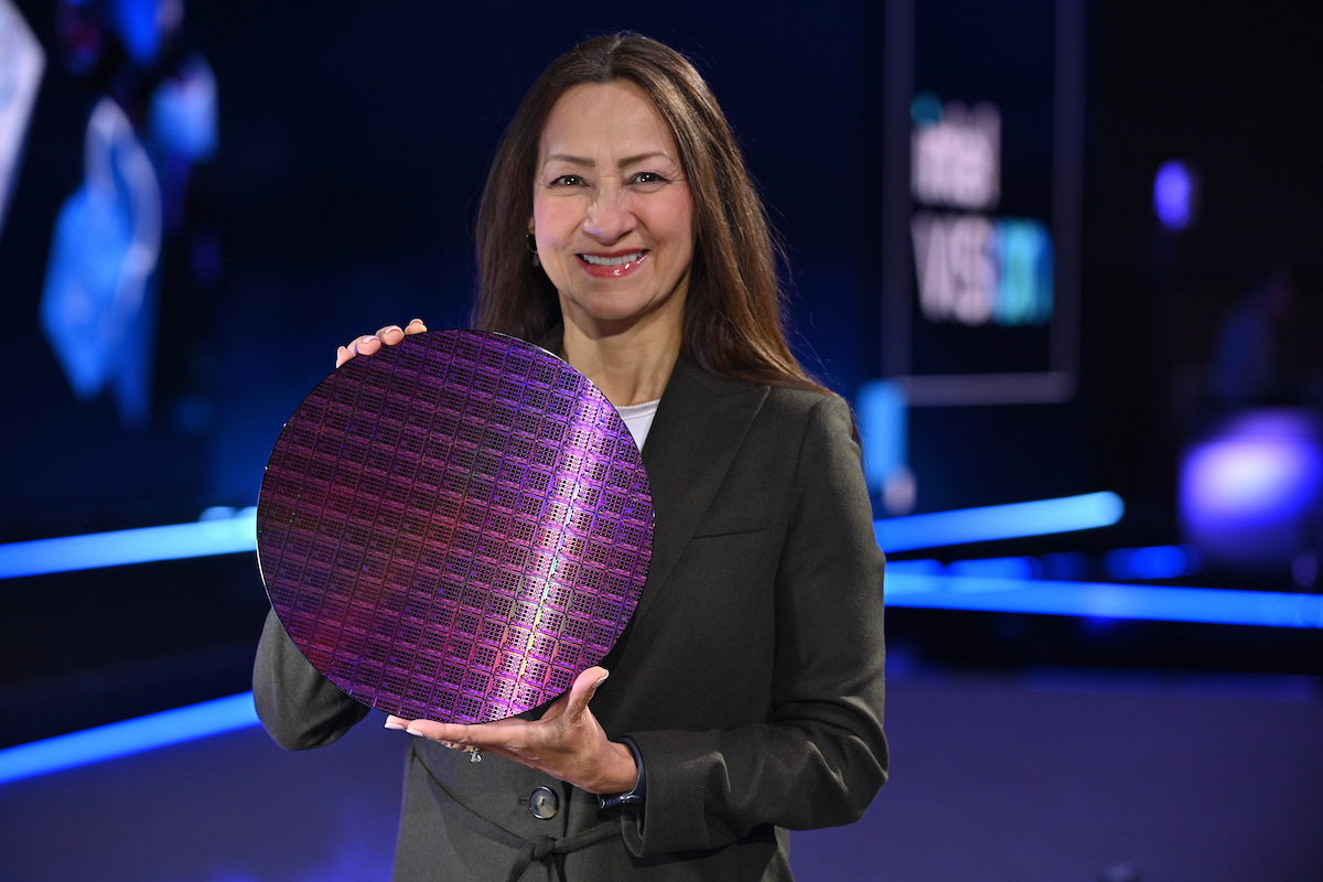 Do you have #DataCenter workloads in #AI, #cloud, #security, #networking and more? 4th Gen #XeonScalable processor, also known as Sapphire Rapids, is shipping initial SKUs this month. #IntelON   