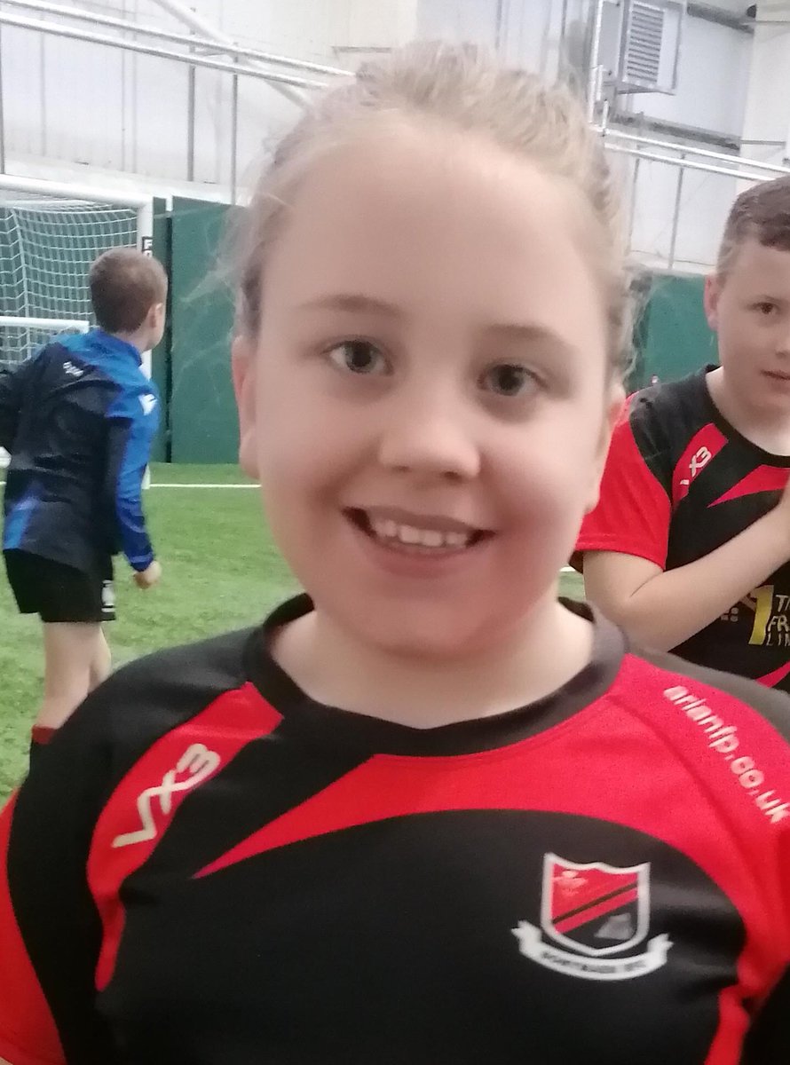 So my rugby mad daughter turns 9 next week.We have already got a lovely happy birthday video from <a href="/joyce_jaz/">JasmineJoyce</a> but I wondered if I could get any others from <a href="/WRUMediaOffice/">WRUMediaOffice</a> <a href="/WRU_Community/">WRU Community - Wrth galon y genedl</a> <a href="/waleswomenrugby/">Welsh Women's Rugby🏴󠁧󠁢󠁷󠁬󠁳󠁿</a>. She has had a tough year &amp; finances are tight so messages would make her day