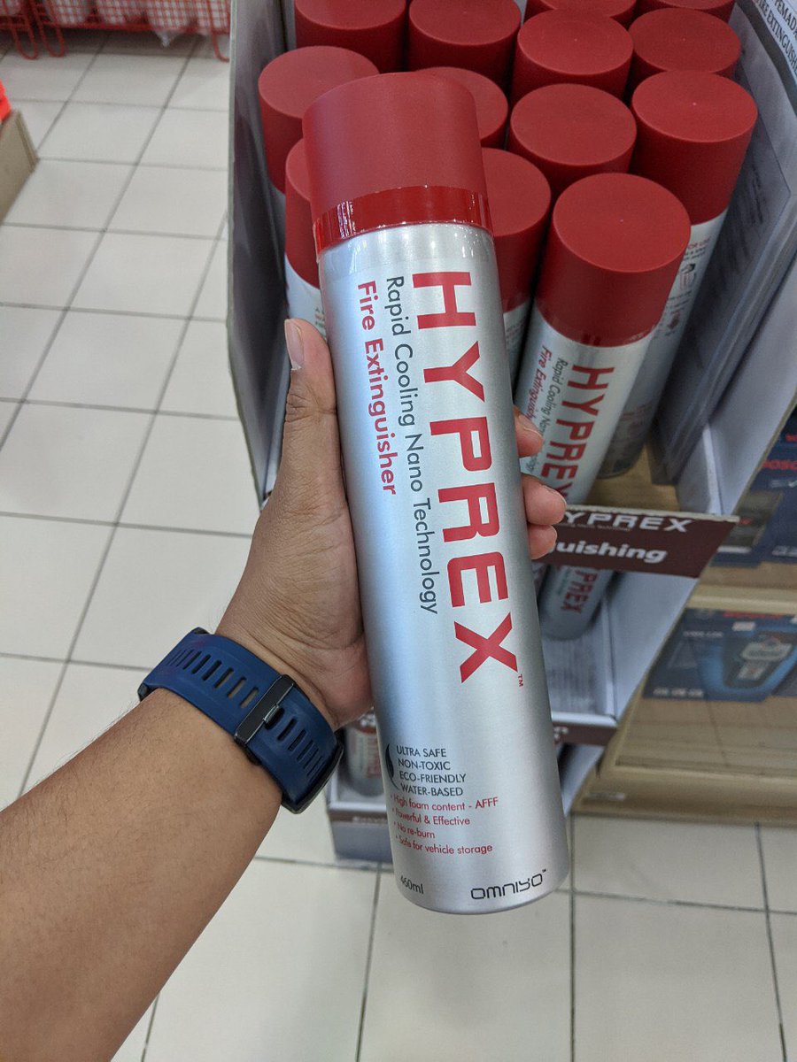 acaiijawa's tweet photo. Aku rasa semua orang dah kena ada Fire Extinguisher dalam kereta masing-masing untuk keselamatan.

Aku guna jenama HYPREX ni.

Ringan, senang nak guna (macam sembur Rinset), tak payah servis, power gila padam api &amp; selamat simpan dalam kereta.

 RM99 kat Ace Hardware. https://t.co/xcLtf8O8Ep