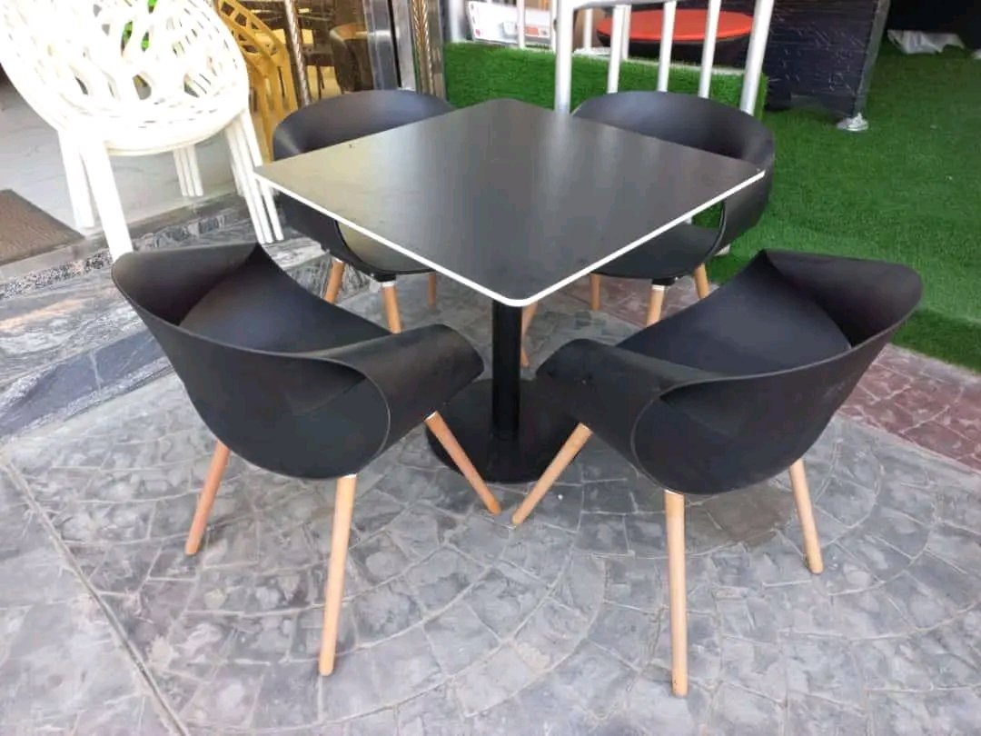 FunituresJ's tweet image. 