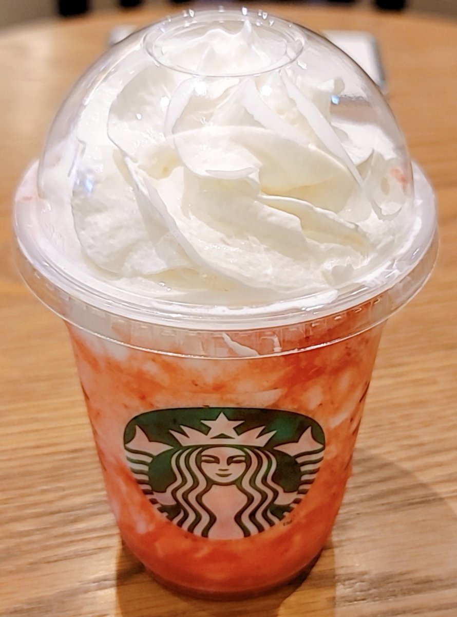 fuu3_'s tweet photo. #スタバ の新作 #ストロベリーフラペチーノ 食べてみた！スタバのイチゴは毎年人気ですね〜♪( ´▽｀) https://t.co/QSbavTN5Ai