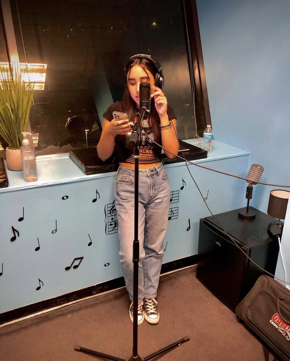 officialanalise's tweet photo. throwback to some Kpop writing ✍🏼 #Kpop #SEVENTEEN #TOPLINE #singer #songwriter #composer #artist #write #music #studio #work https://t.co/9yRINxmxH0