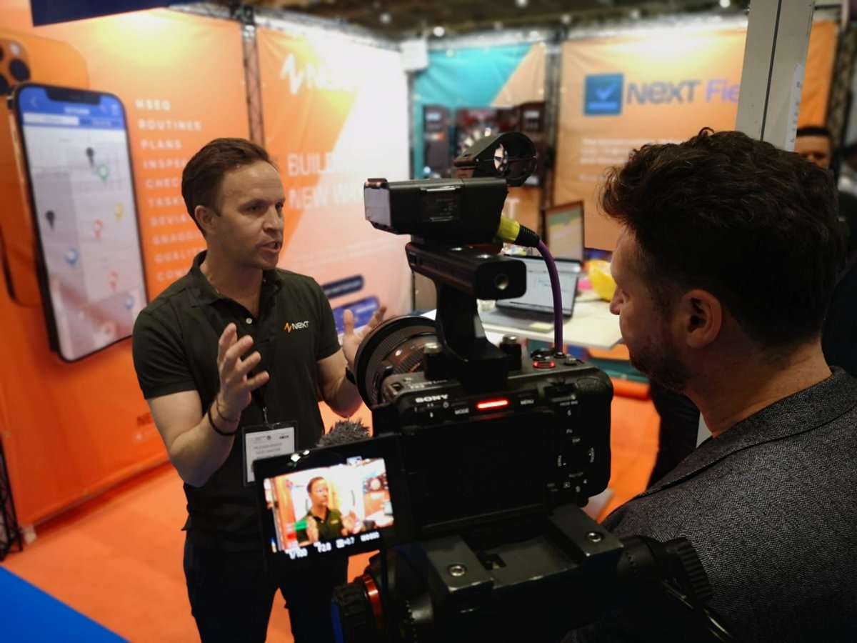 VandercomMedia's tweet photo. Filming at #UKConstructionWeek #ukcw #London #corporatevideo #videoproduction #vandercomfilms @UKConstructionm @ExCeLLondon https://t.co/kxqoGakl3Z