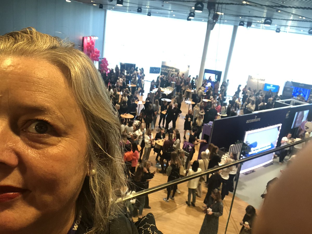 lisov's tweet photo. I’m at @WITsweden and I haven’t been in a room with this many impressive #shedevs in, I think ever? Found myself getting a little emotional for a minute! #WITswe2022 #goodtimes https://t.co/zjNsm4WHQ6