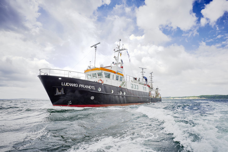 HereonHelmholtz's tweet photo. Join the Coastal #Summerschool2022 and dive into research fields like #Oceanography &amp; #CoastalEcology. Expect hands-on training, discussion sessions and exciting lectures with our expert scientists.
🗓️14.-24.08.2022 – Geesthacht
⏰Apply until May, 31 
👉https://t.co/EFRSFJB4yq https://t.co/ADoIaEGsMy