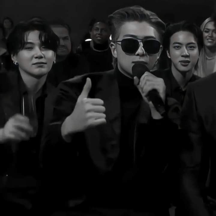 GOTHJOONX's tweet image. How am I supposed to find other men attractive when KIM NAMJOON literally exists