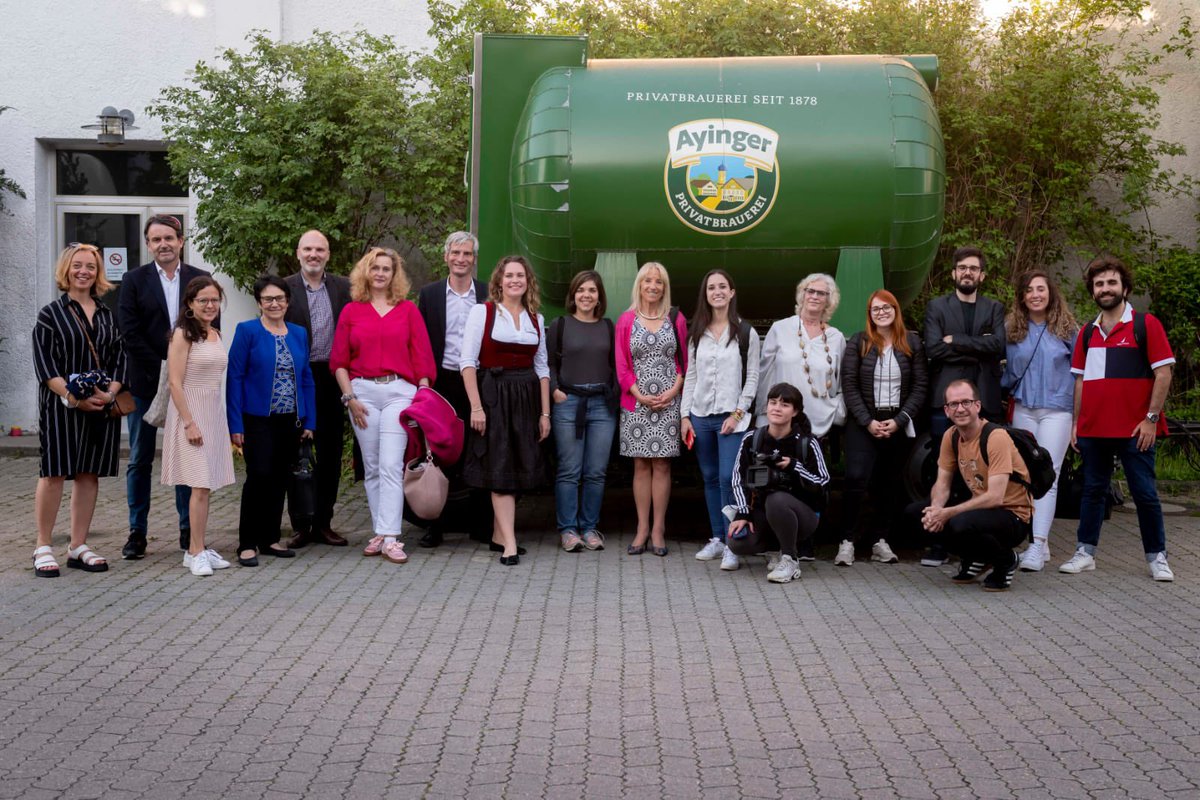 Gemeinsam mit der <a href="/FBertelsmann/">FundaciónBertelsmann</a> Besuch in der Brauerei Aying mit spanischen Journalisten, die sich zur Dualen Ausbildung informieren.