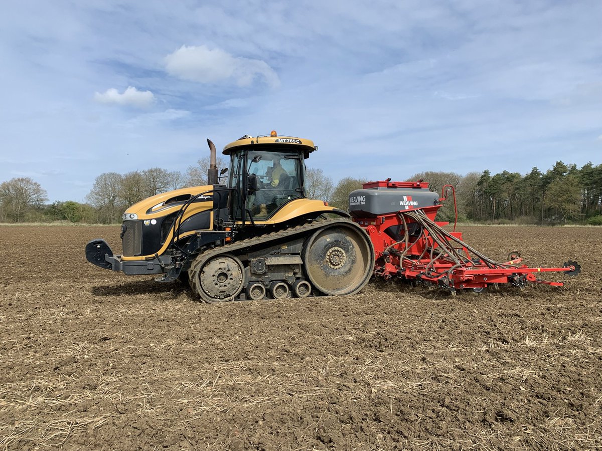 WTSarge's tweet photo. We are looking for an enthusiastic person to work with us at our farm in south Norfolk. It’s mainly an arable role, so cultivation, drilling and telehandler experience is a plus. Email me at sargent@friarsfarm.com to find out more #farming #job https://t.co/PTq9VRFDko