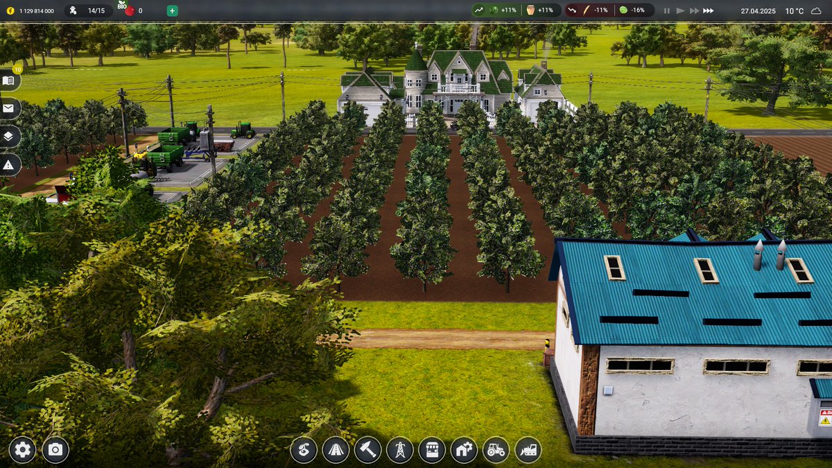 BKNation3's tweet photo. running a very unorganized farm here on Farm Manager 2021.
#FarmManager2021 https://t.co/CraJKG4lUg