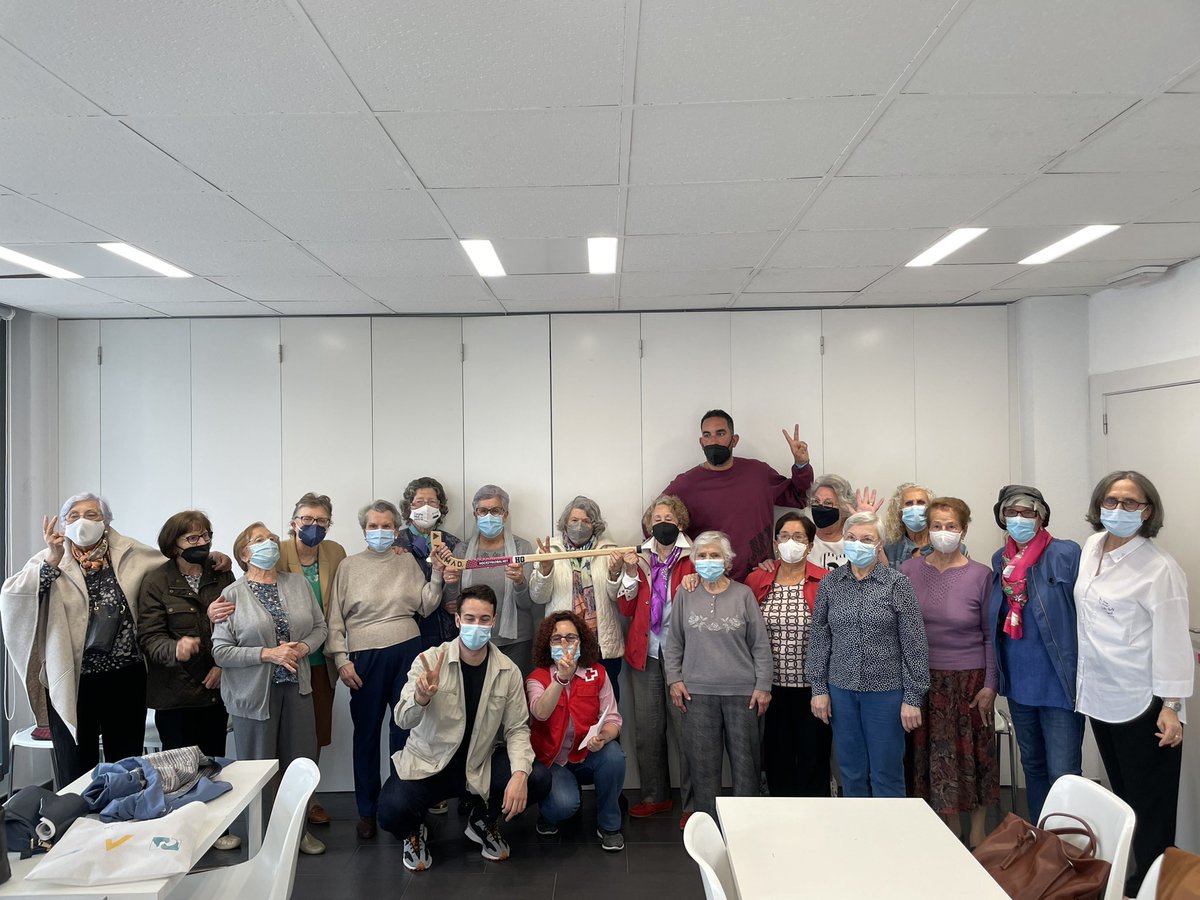 Esta semana <a href="/1Partido1causa/">1Partido1Causa</a> hemos estado de visita con nuevas amigas! En esta ocasión visitamos el “Taller de Memoria” de @CorunaCruz para pasar una tarde ESPECTACULAR!

Enorme el trabajo que hacen desde <a href="/cruzvermella/">Cruz Vermella</a> con todos los colectivos!

Y nos van a venir a animar mañana💪🏽