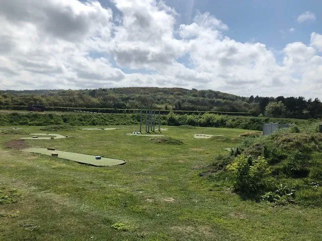 Do you know we have a mini golf course on Park? A fun family activity located near the play area where you can putt 9 holes. Hire the putting irons &amp; balls from the Park Shop. Fancy trying for a hole in one? Book a stay. Check out our latest offers... buff.ly/2yh0Ti2