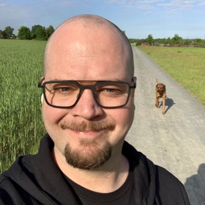 janwalenda's tweet photo. Woggo with Doggo. #NeuesProfilbild https://t.co/VT3G1pti0K