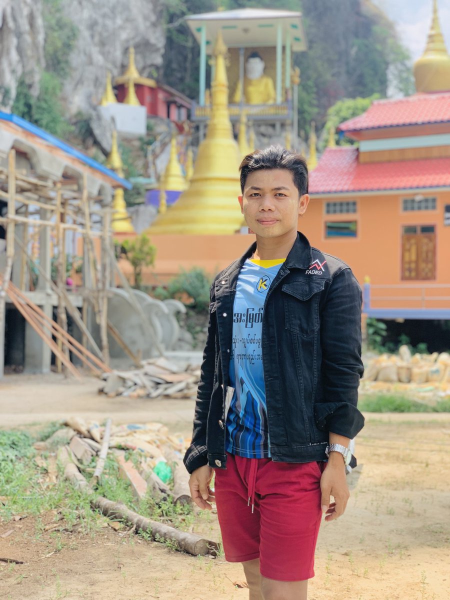 PyaePhy96692523's tweet photo. ကိုယ်နဲ့ မှောင်ချင်လား 😁😁😁 https://t.co/lIwYNTkHRs