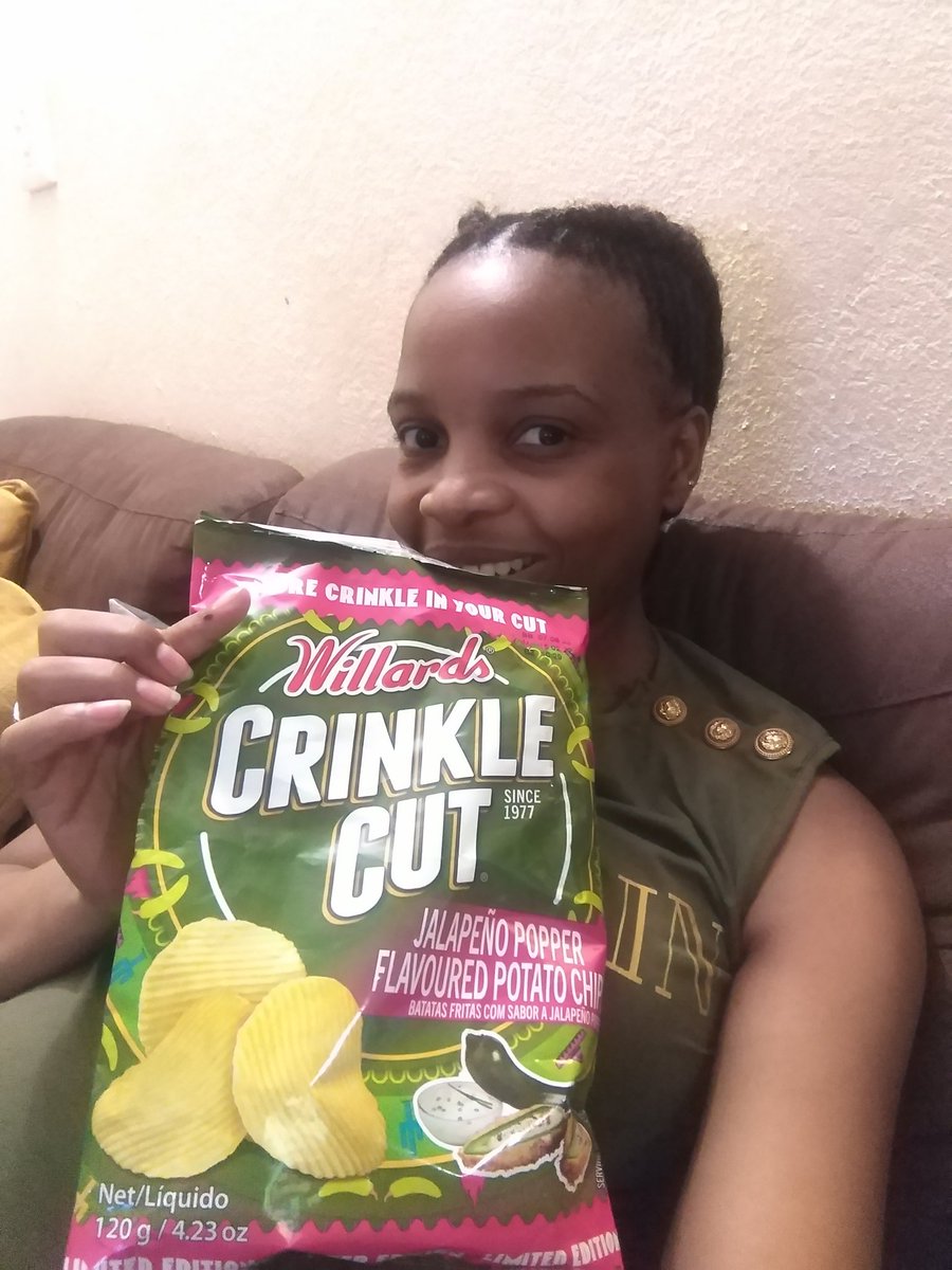 The_Sweeeetest's tweet photo. @expressoshow Willards Crinkle Cut Limited Edition Jalapeños popper flavour
#Willards #morecrinkleinyourcut #ExpressoShow https://t.co/83c6VQ6vFR