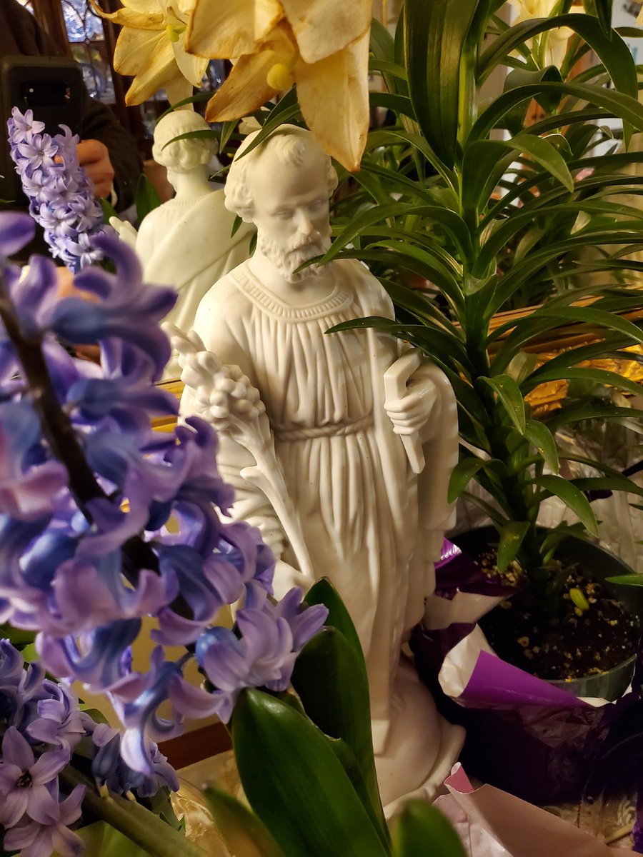 NHBullmoose's tweet photo. Details from the #Easter altar. Our Lady and St. Joseph, pray for us.
#HomeAltar #Catholic #CatholicTwitter https://t.co/RuprWXmvr5
