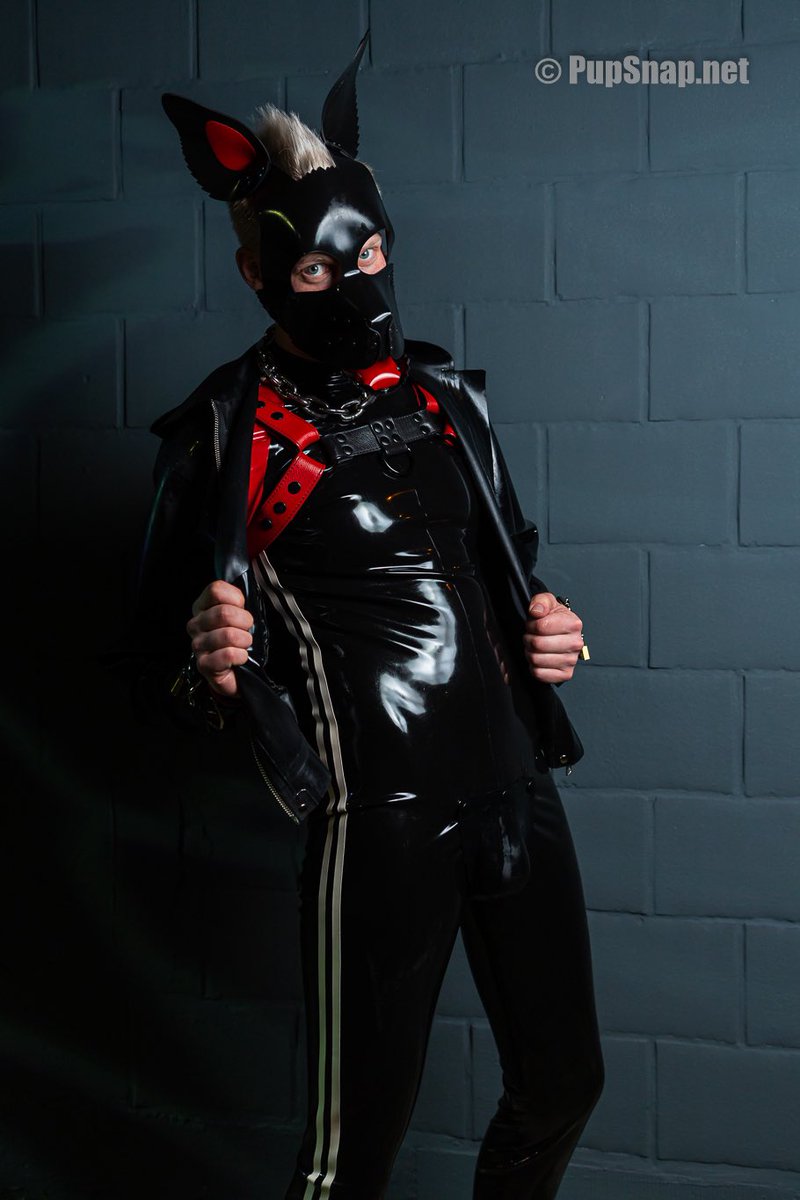 Huge thanks to @PupSnapUK for your amazing Pictures during @DarklandsBE 😍 And also a very big THANK YOU to everyone who was there and who made this event so iconic and unforgettable for me! I hope to see you all very soon! Love ❤️ Leo #darklands #ThankYou #rubberpuppy