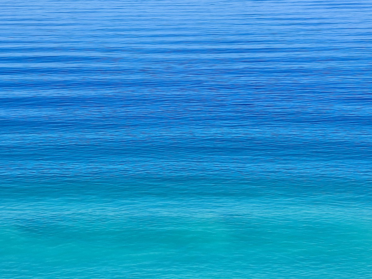 Naturevolve's tweet image. Which pic do you prefer, 1 or 2? The first is a landscape pic of Primosten and the other a close up of the Adriatic Sea at the same location. 🌊💦

#sea #nature #NaturePhotography #naturelovers #GoodMorningTwitterWorld