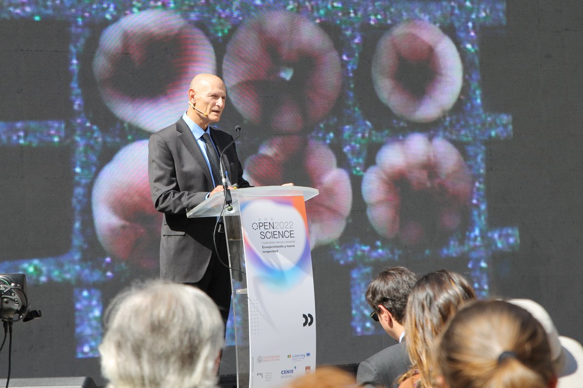 cenie_es's tweet photo. Durante la 1ª edición del foro #AgeOpenScience, 12 científicos trasladaron a las calles de Salamanca sus conocimientos sobre #envejecimiento y #longevidad, acercando la ciencia al público general. Podéis ver todas las ponencias en nuestro canal de YouTube: https://t.co/uDsfPPnzIv https://t.co/TaHw7lwVSH