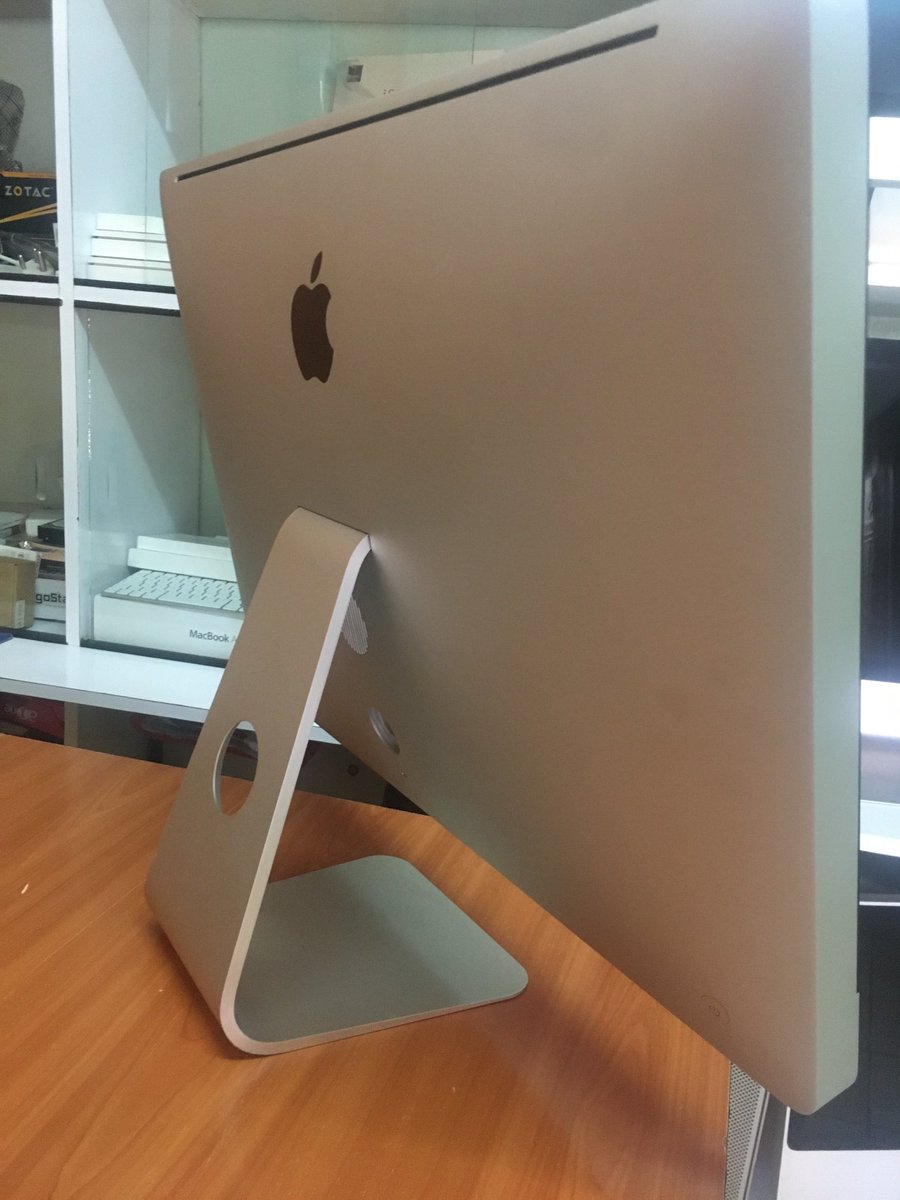 ISAACKIPKEMEI's tweet photo. iMac on offer #fridayedition https://t.co/I4RbviOGSj