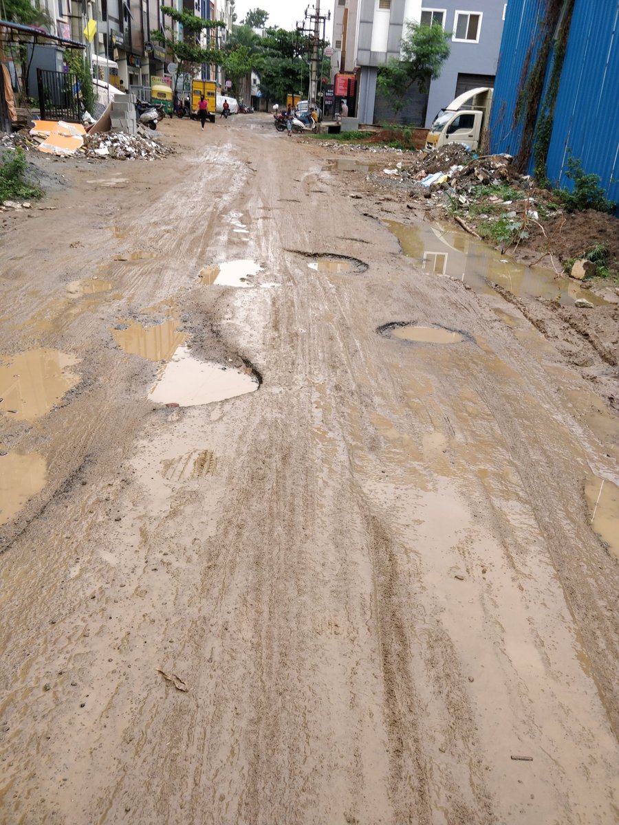 tiwarimuk's tweet photo. Hi #BBMP @BBMPCOMM 
The road from Spice Garden bus stop to Hope Hospital is in very bad condition. During heavy rain fall it is difficult to travel on this road. It is full of deep potholes. Could you get it fixed or build a drainage system here.
Thanks https://t.co/MNWEWSlX95