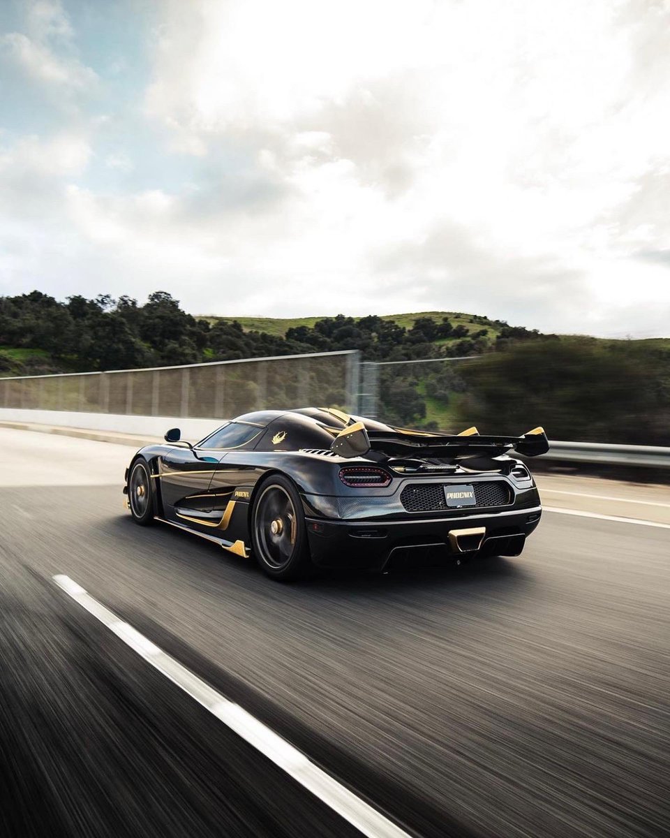 Agera RS - Iconic

#Koenigsegg #AgeraRS 

📸: @adam_bornstein