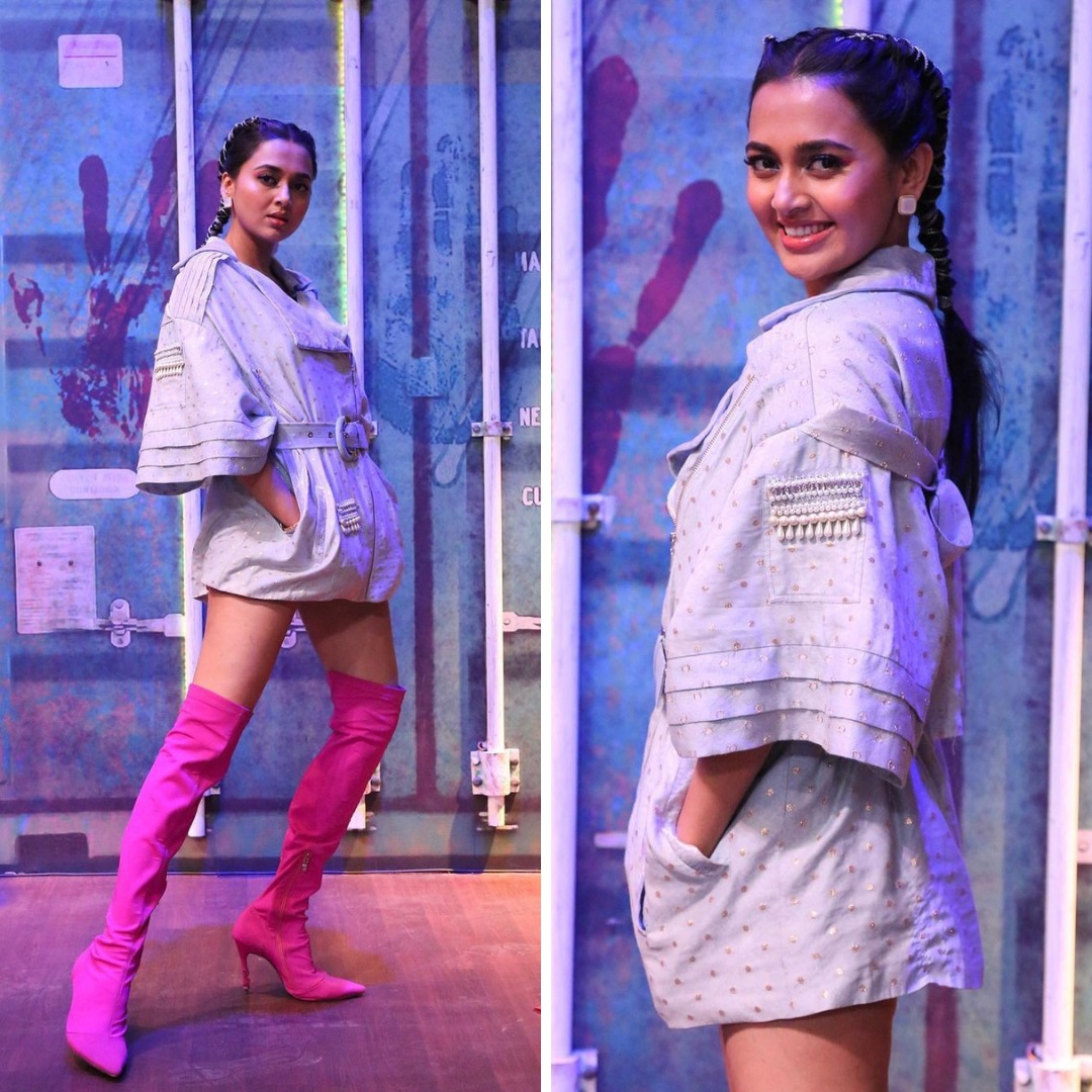 ETimesTV's tweet photo. Tejasswi Prakash hits the #weekendmode with her gorgeous smile and a funky look
@itsmetejasswi  

#tejasswiprakash https://t.co/aMM0V1UD91