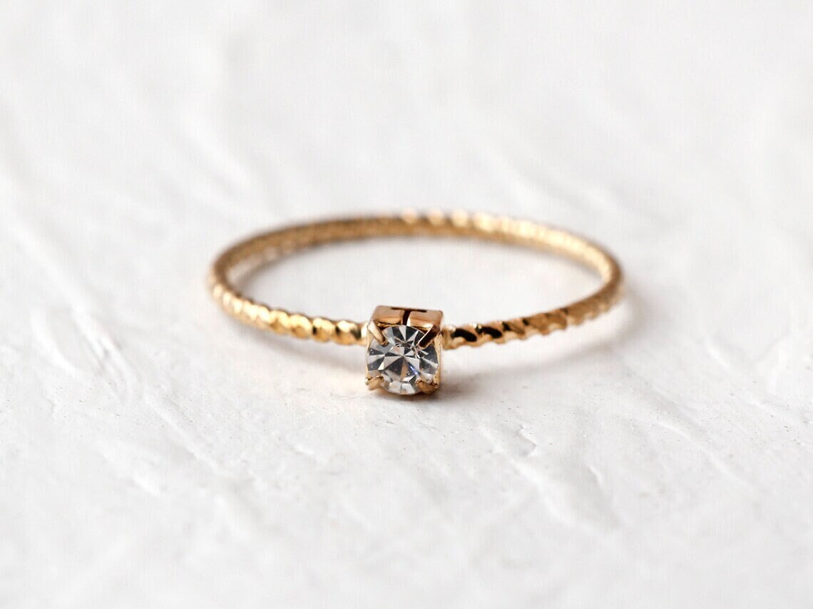 rika_chad's tweet photo. Twisted Band with CZ Stone Ring, Twist Ring in Gold Vermeil, Twisted Rope Band

https://t.co/0gbZGIvUI7 

#zirconring #twistedbnadring #stonering #goldring #ring #goldvermeilring #minimalring #thumbring #ropering #singlestonering #promisering #hnadmadering #hippiering https://t.co/c61AoOMzkG