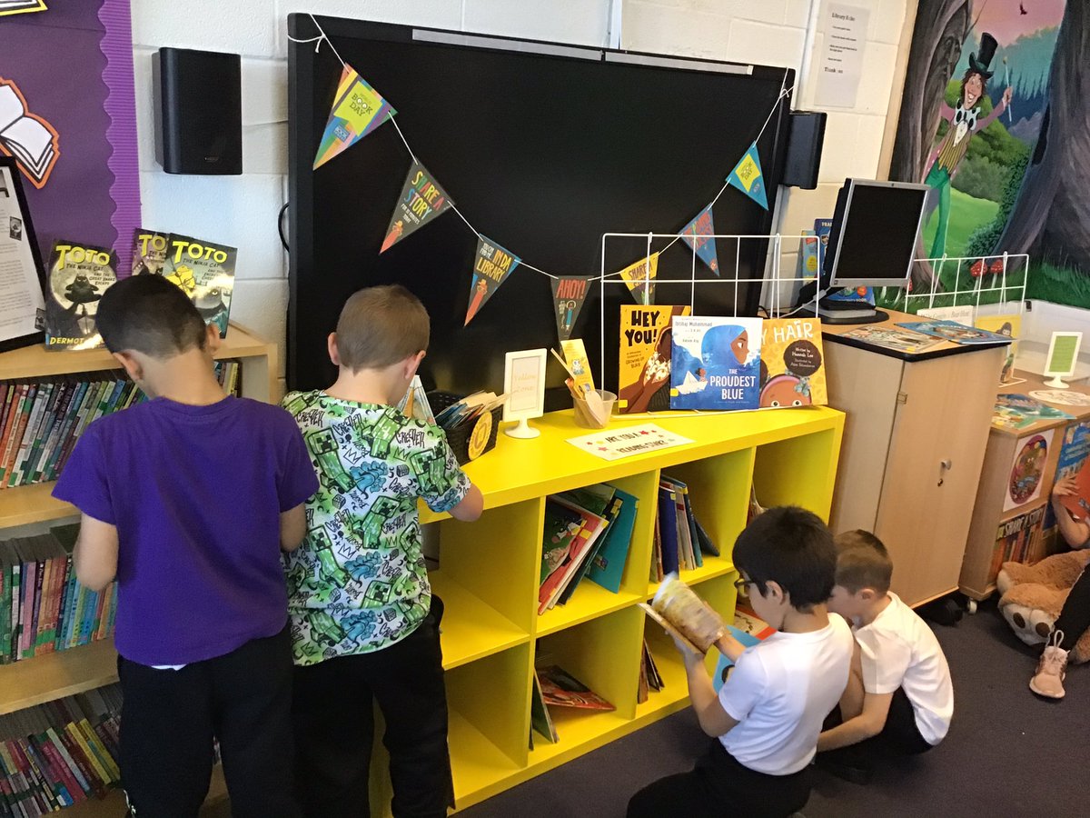 We always enjoy our Friday trip to the library #ReadingforPleasure #TimetoRead <a href="/HolyFamilyL8_RD/">Reading At Holy Family</a> @HolyFamilyL8_2H