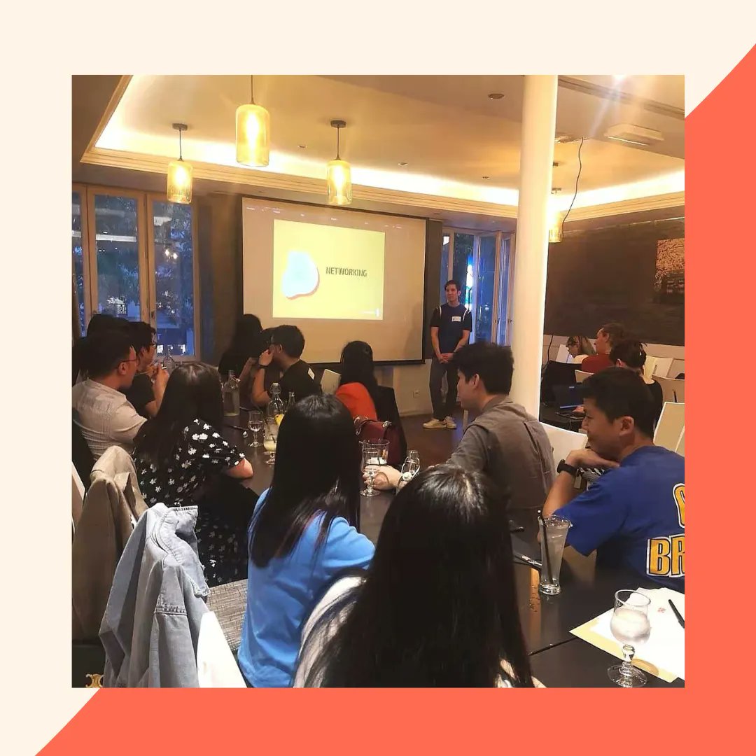 ajcf_fr's tweet photo. #AJCFnetworking - Retour sur images d'un dîner de présentation de notre projet networking 💪🥰
#AJCF #AJCFnetworking #Networking #entraide #francochinoise https://t.co/sqKYOHvoLm