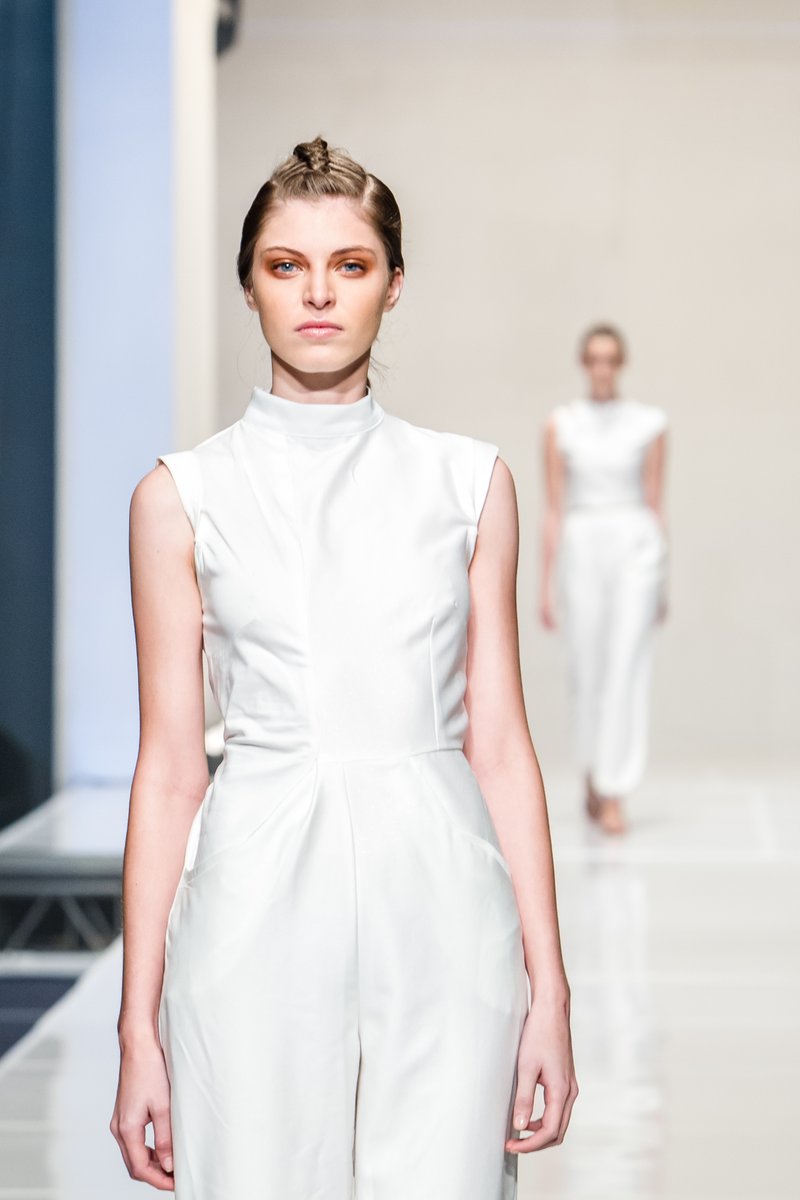 Up_phelele's tweet photo. It’s #LoveAtFirstSight, isn’t it? 😍
#UP_IamPerformer ♥︎ #PerformanceArt #Art #FashionDesign #GhostEP #White #Minimalism #UP_AsymJumpsuit #Jumpsuit #RHODurban #WomensWear #UP_shop #MadeForOrder #Customisable #Clothing #UP_PHELELE 🇿🇦 https://t.co/K8rzPB9giA