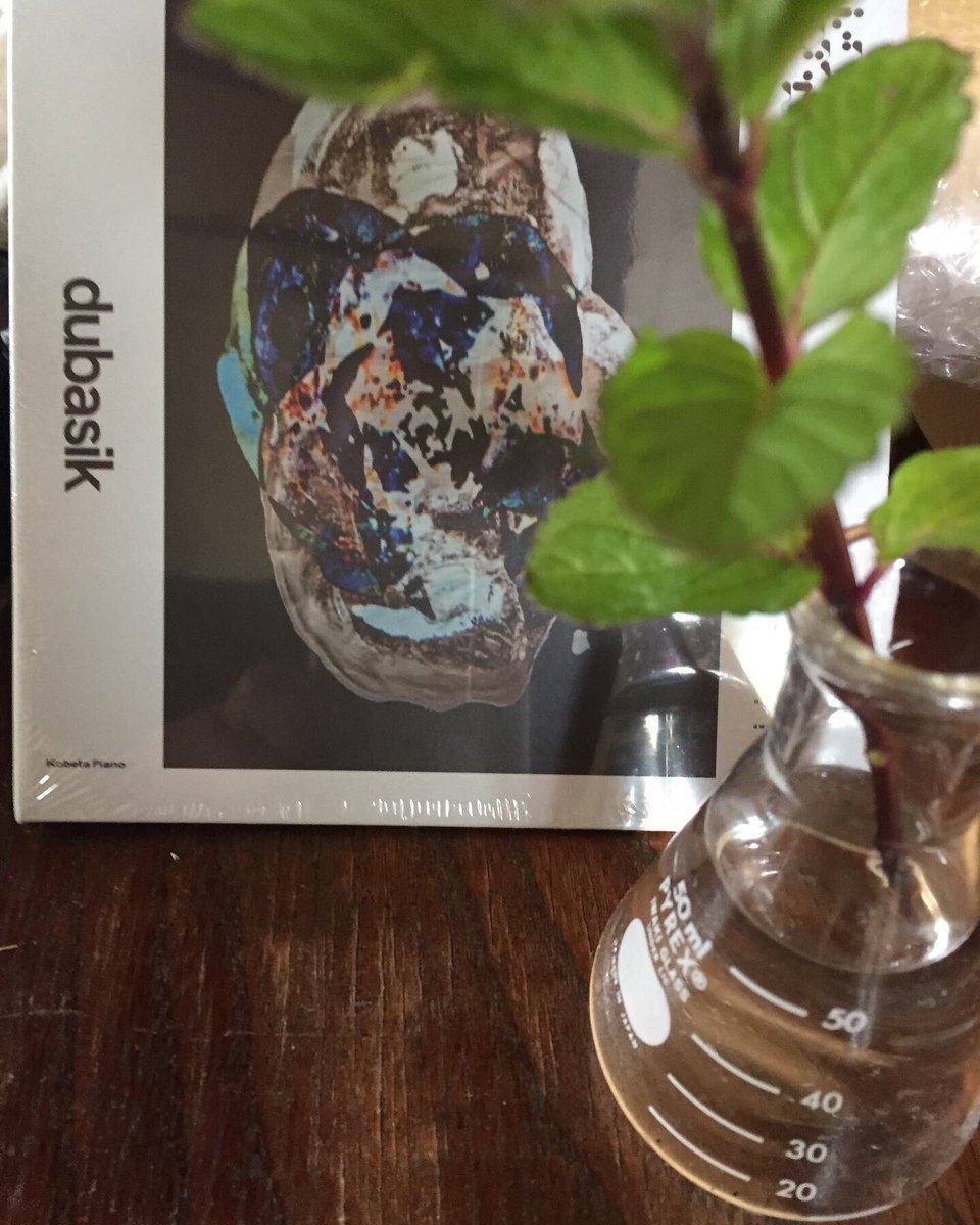 suzmenba's tweet image. Kobeta  Piano    アルバム dubasik
14日 明日 配信&amp;amp;リリースだそうです。
練習そっちのけで 聴いてます。
  #KND #s1 #watz  #Kobetapiano
  #kyoto #japan  #vivalamusica!