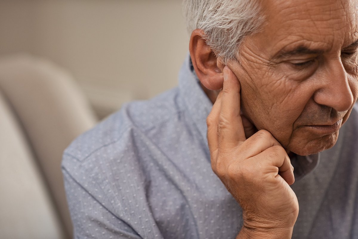 SEORLCCC's tweet photo. ⚠️👂En las personas de edad media y adultos mayores, la pérdida auditiva puede pasar inicialmente desapercibida.

👇Sin embargo, existen una serie de indicadores precoces de pérdida de audición. Conócelos aquí 

https://t.co/9zBf4aOyGf https://t.co/X05IwhsU6J