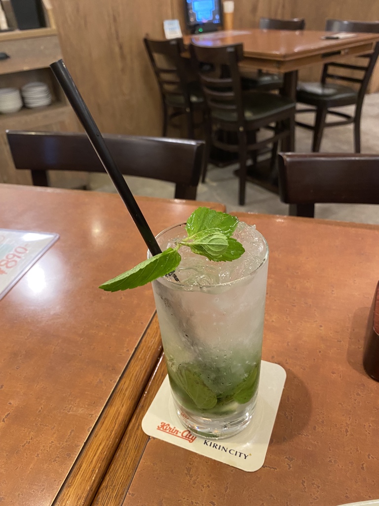 kenhachi's tweet photo. まさかのレジ不調で現金決済だった。 #キリンシティープラス新宿南口 https://t.co/UssjREqQPK