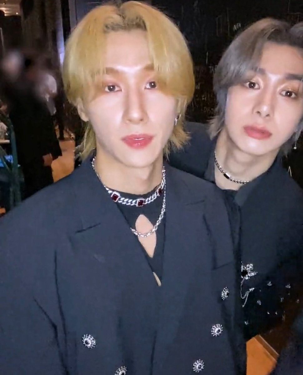 TurtleLoveCat's tweet photo. two attractive boyfies 🥵💖 https://t.co/ghsazZFNVU