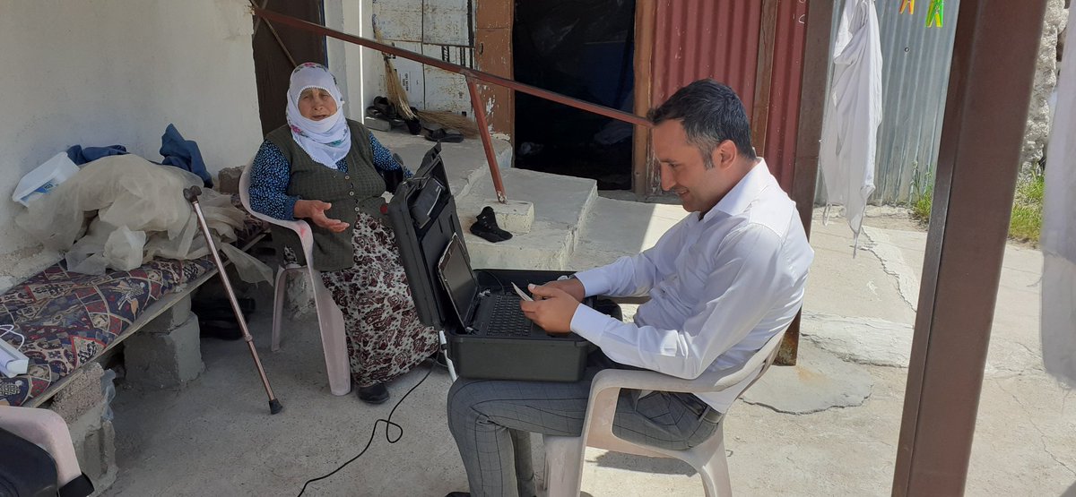 MerkezNufus's tweet photo. Yaşları itibariyle Müdürlüğümüze gelemeyecek durumda olan Nevşehir/Merkez Basansarnıç Köyümüzde ikamet eden 13 büyüğümüzün T.C.K. Kartı başvuruları ve hayır duaları adreste Nüfus hizmeti kapsamında alınmıştır.@sefikaygol @nevsehirvalilik @IlNevsehir @EkiciLafc https://t.co/1BWKWiy4HH