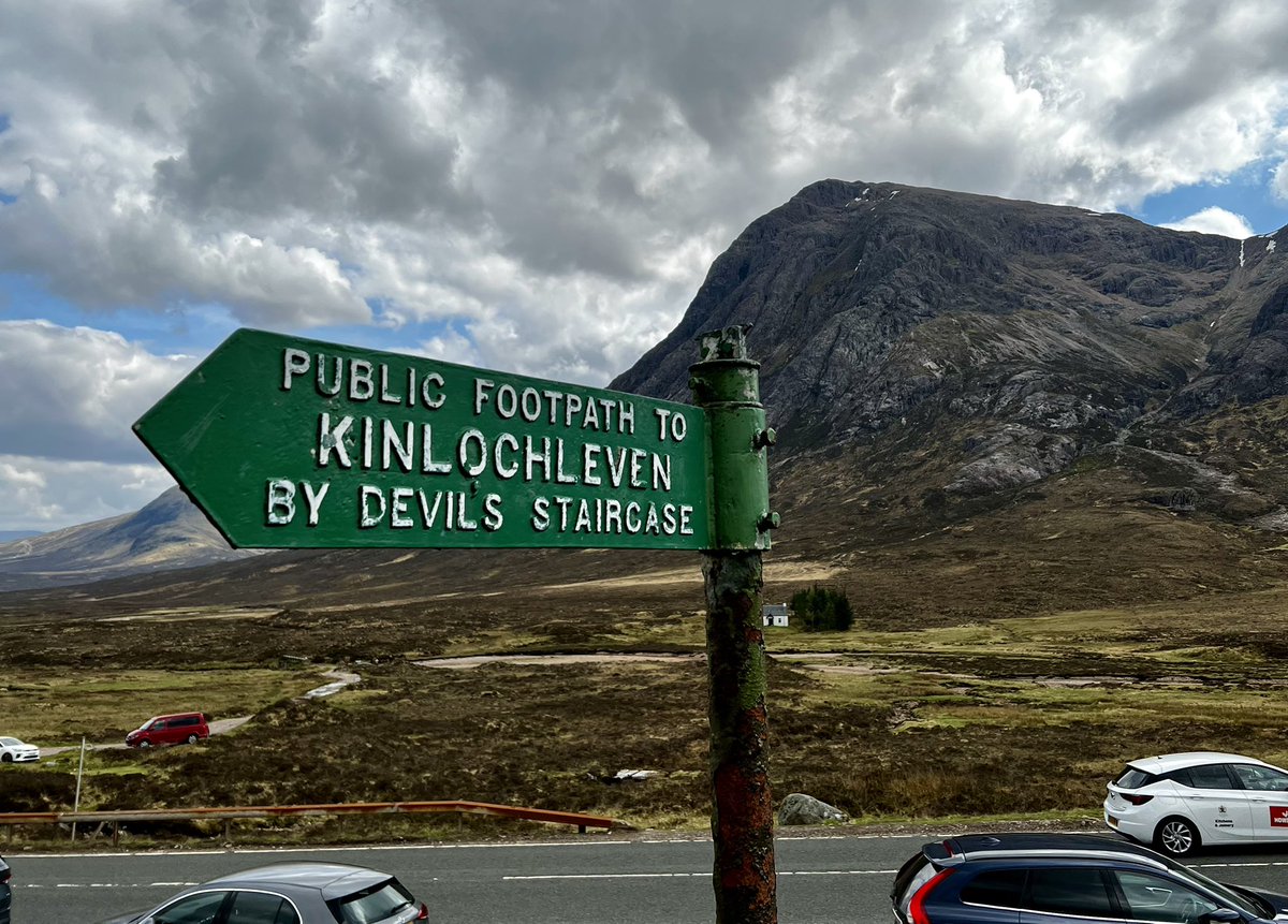 ScotWays's tweet photo. Glencoe today for this #fingerpostfriday photo. This 1951 fingerpost points along the West Highland Way. Thatβs Stob Dearg in the background. https://t.co/CZuYX71JFa